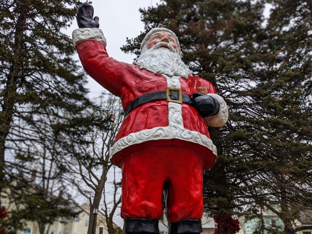 Photos, Video: Nonantum Christmas Parade 2023 - Newton Beacon