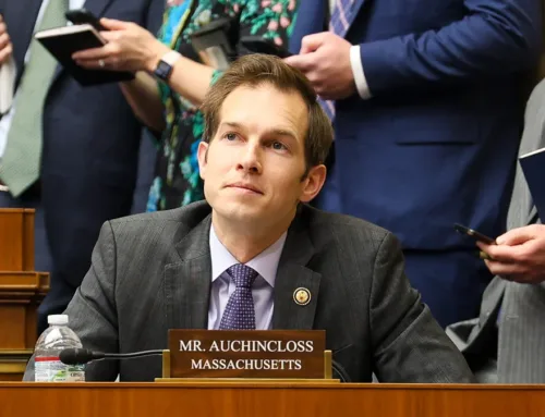 Auchincloss leads Massachusetts delegate push for NIH funds