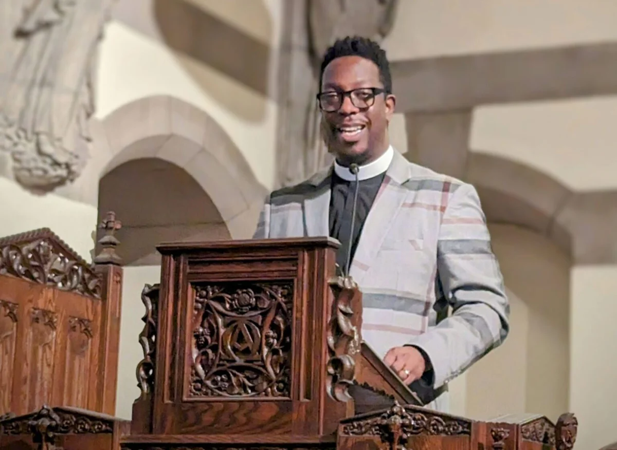 Rev Devlin Scott