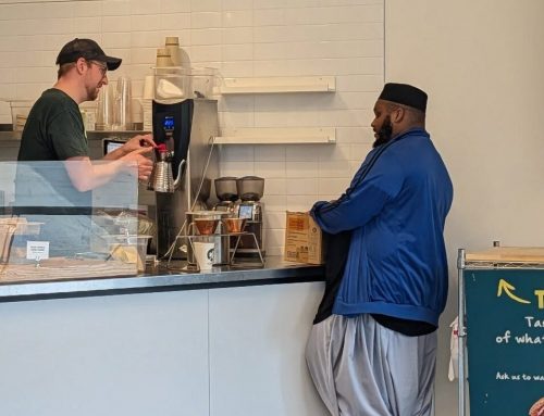 Crowds clear out Clover in Newtonville as company closes doors for good